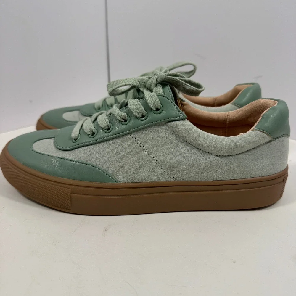 LOFT Sneakers Women Green Suede Gum Sole Lace Up Size 8.5‎